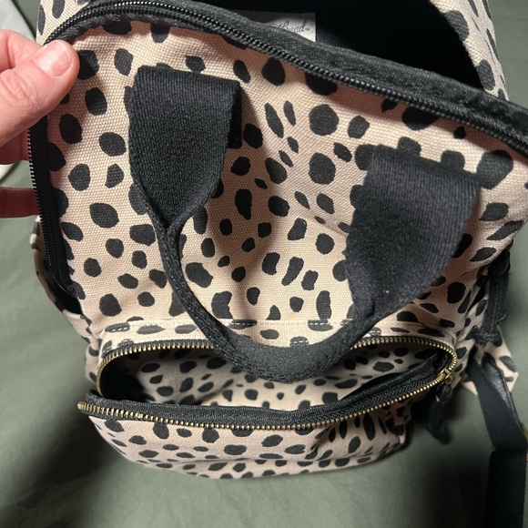 Backpack - Picture 3 of 4